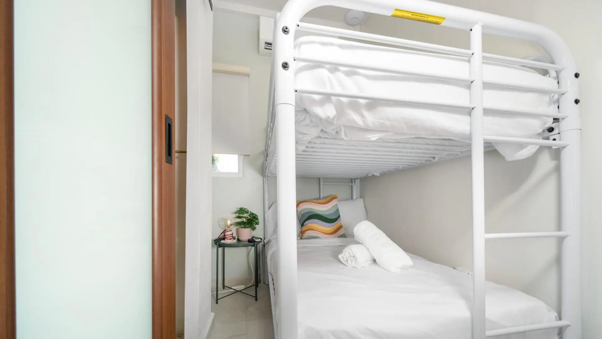 Room 6 Affordable Cool In Santurce Arts Area location